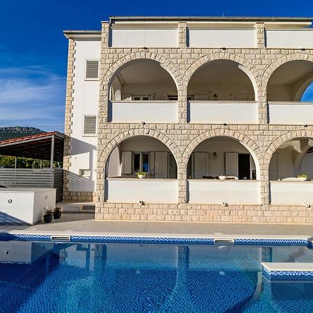 Villa Relax - Beautiful Apartment With Heated Saltwater Pool & Jacuzzi Kaštela 外观 照片