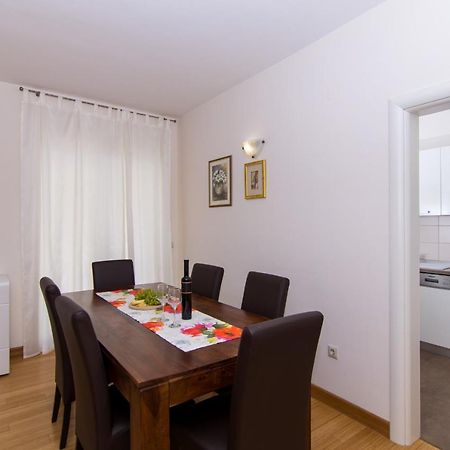 Villa Relax - Beautiful Apartment With Heated Saltwater Pool & Jacuzzi Kaštela 外观 照片