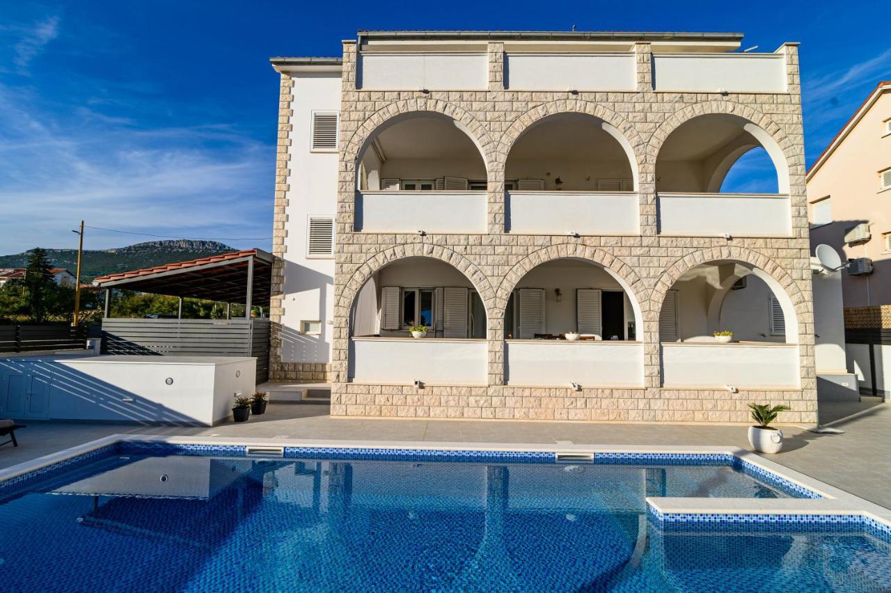 Villa Relax - Beautiful Apartment With Heated Saltwater Pool & Jacuzzi Kaštela 外观 照片