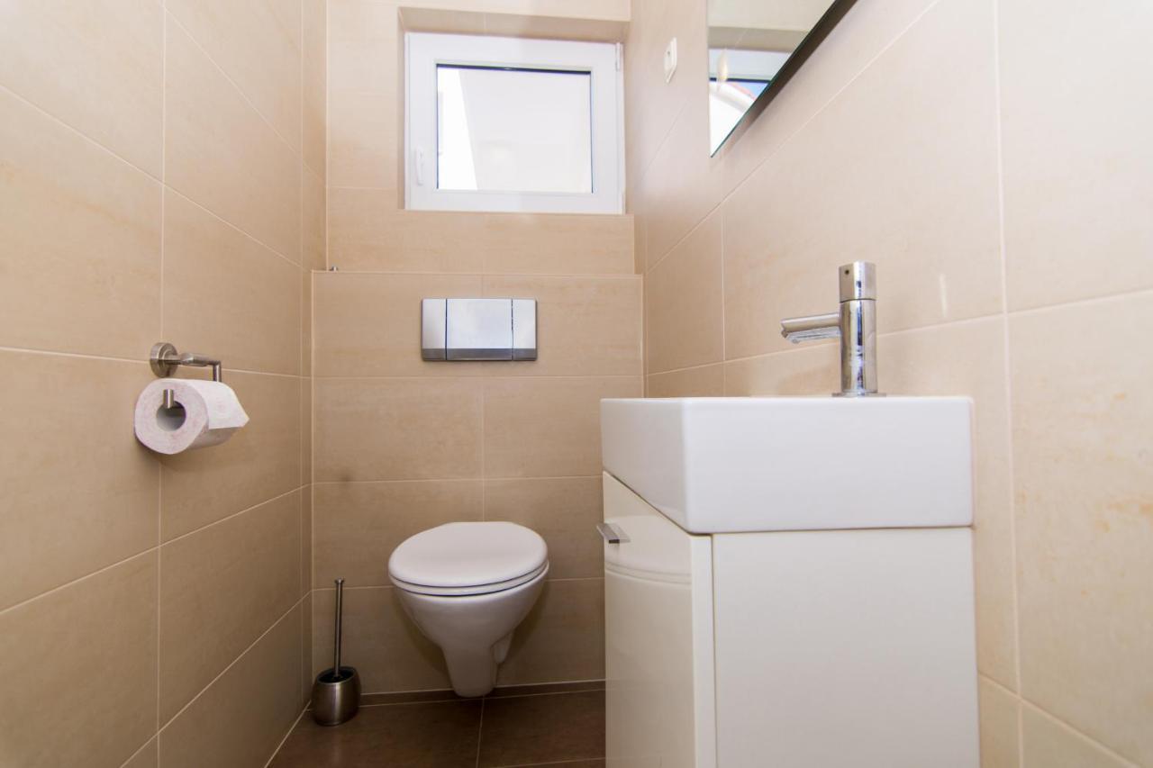 Villa Relax - Beautiful Apartment With Heated Saltwater Pool & Jacuzzi Kaštela 外观 照片