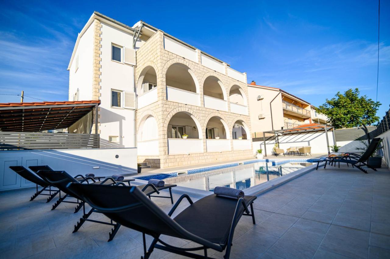 Villa Relax - Beautiful Apartment With Heated Saltwater Pool & Jacuzzi Kaštela 外观 照片