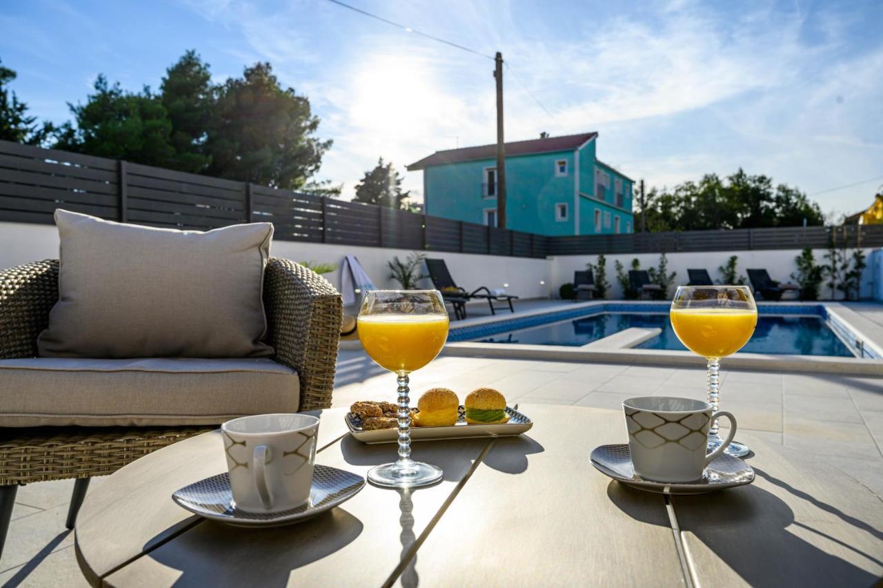 Villa Relax - Beautiful Apartment With Heated Saltwater Pool & Jacuzzi Kaštela 外观 照片
