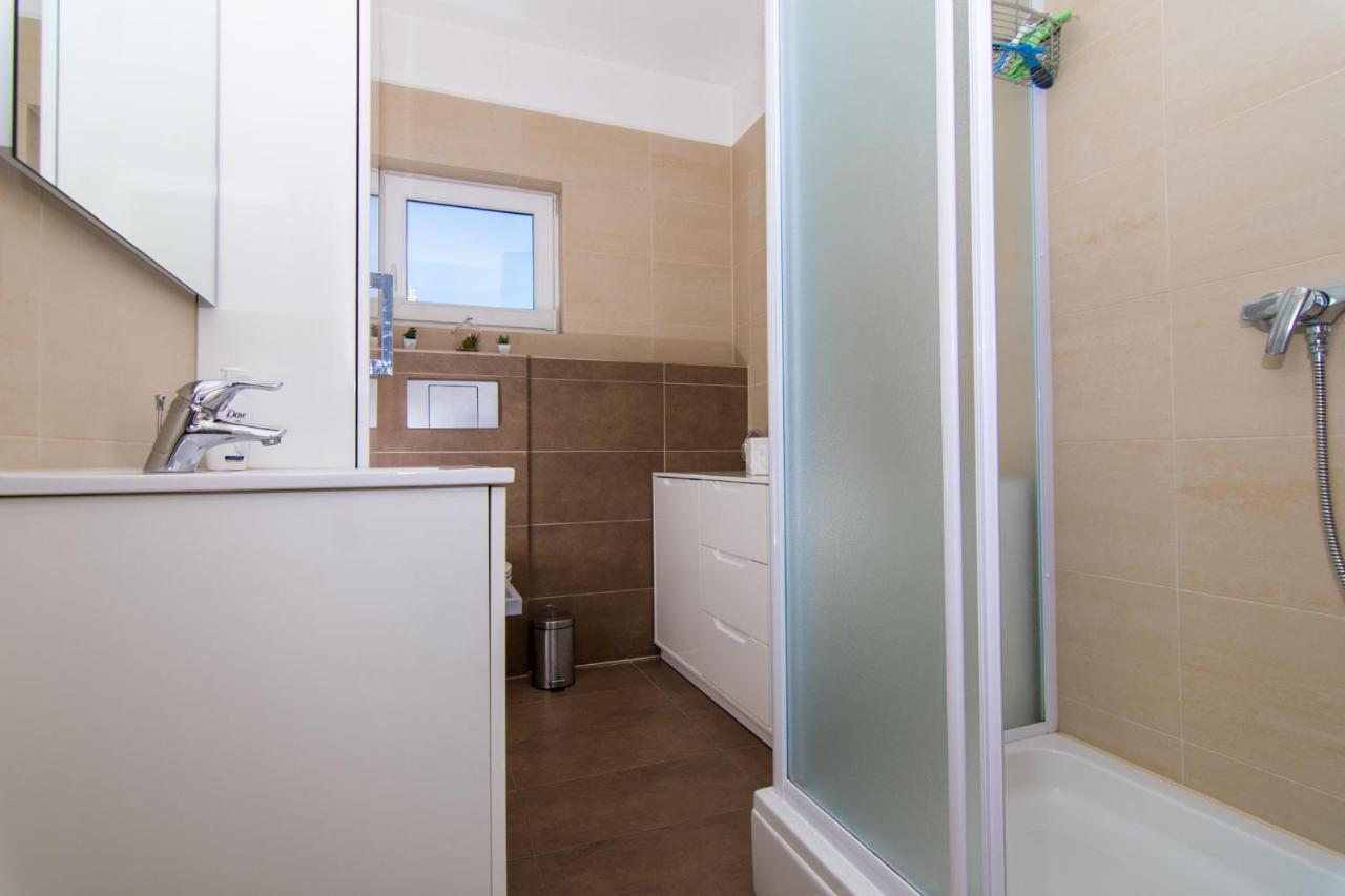 Villa Relax - Beautiful Apartment With Heated Saltwater Pool & Jacuzzi Kaštela 外观 照片