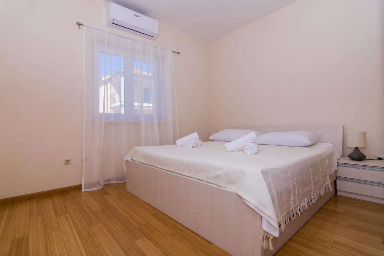 Villa Relax - Beautiful Apartment With Heated Saltwater Pool & Jacuzzi Kaštela 外观 照片