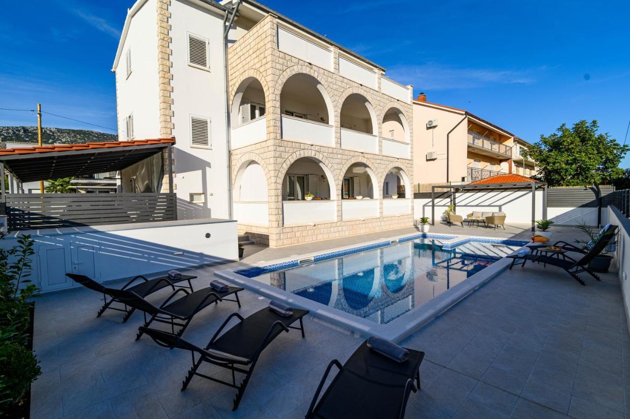 Villa Relax - Beautiful Apartment With Heated Saltwater Pool & Jacuzzi Kaštela 外观 照片