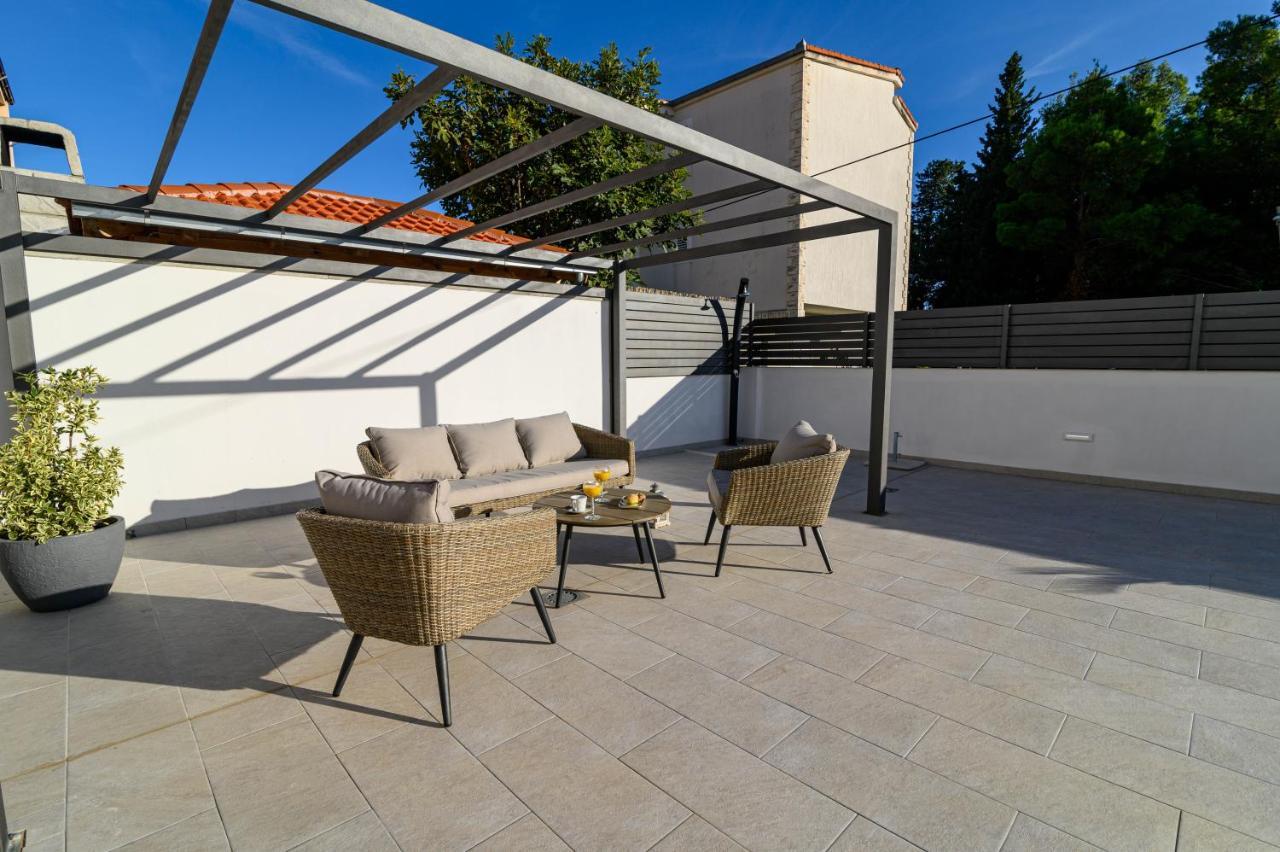 Villa Relax - Beautiful Apartment With Heated Saltwater Pool & Jacuzzi Kaštela 外观 照片