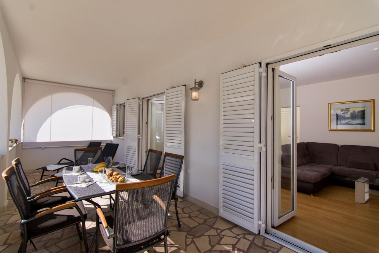 Villa Relax - Beautiful Apartment With Heated Saltwater Pool & Jacuzzi Kaštela 外观 照片