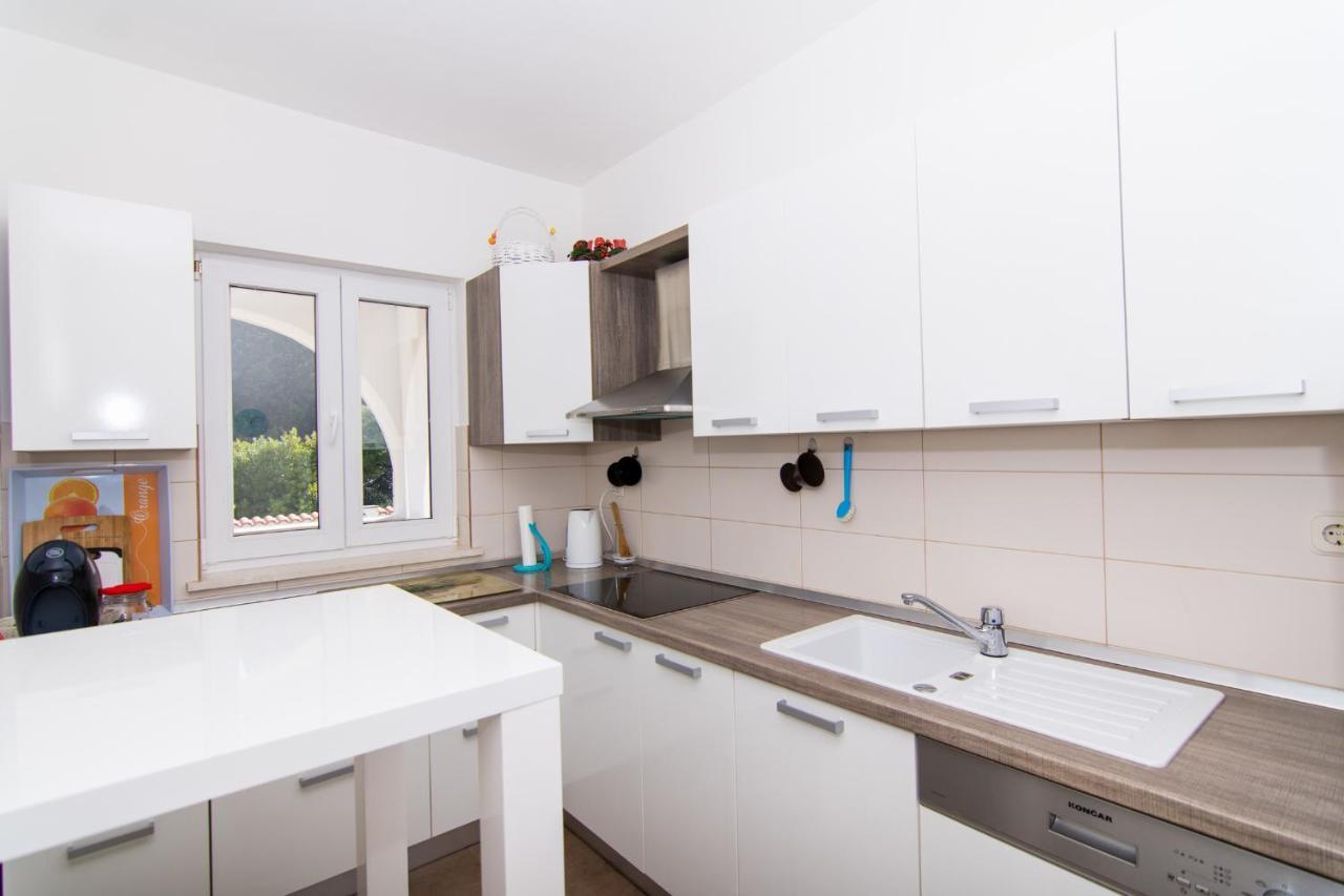Villa Relax - Beautiful Apartment With Heated Saltwater Pool & Jacuzzi Kaštela 外观 照片