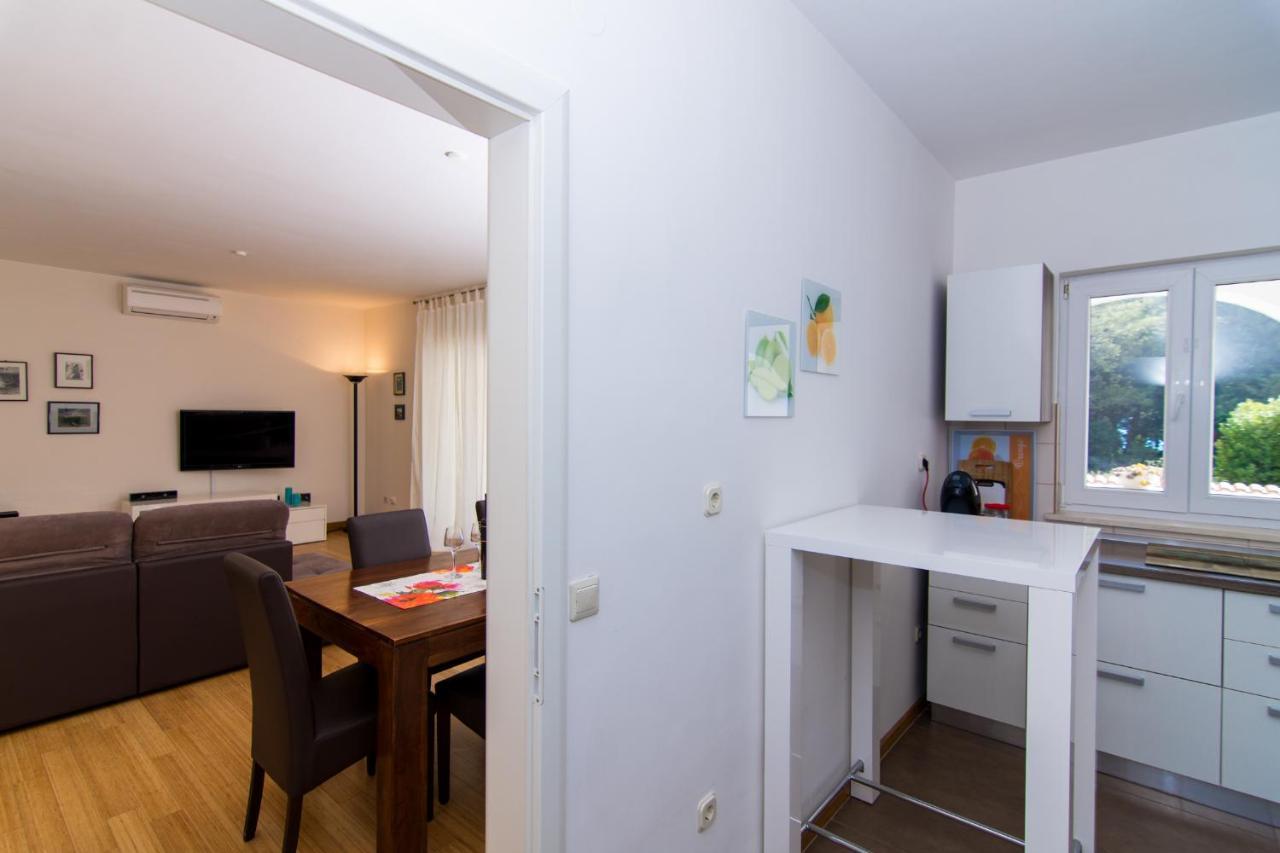 Villa Relax - Beautiful Apartment With Heated Saltwater Pool & Jacuzzi Kaštela 外观 照片