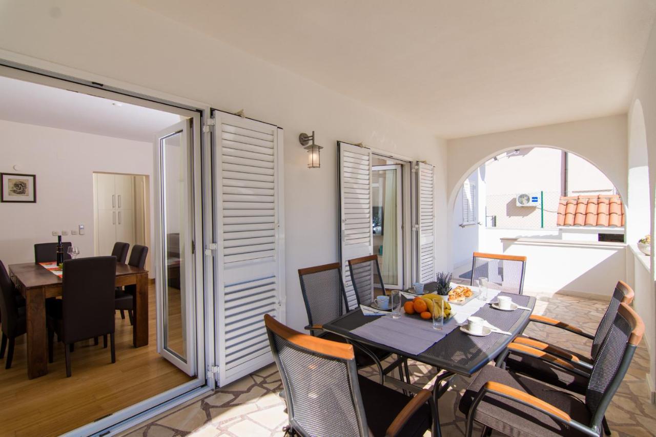 Villa Relax - Beautiful Apartment With Heated Saltwater Pool & Jacuzzi Kaštela 外观 照片